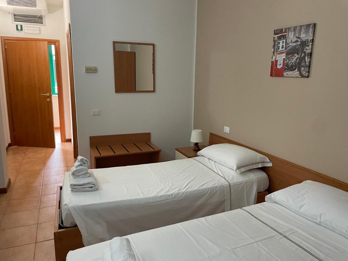 Sportland Hotell Colle Val D'Elsa Exteriör bild